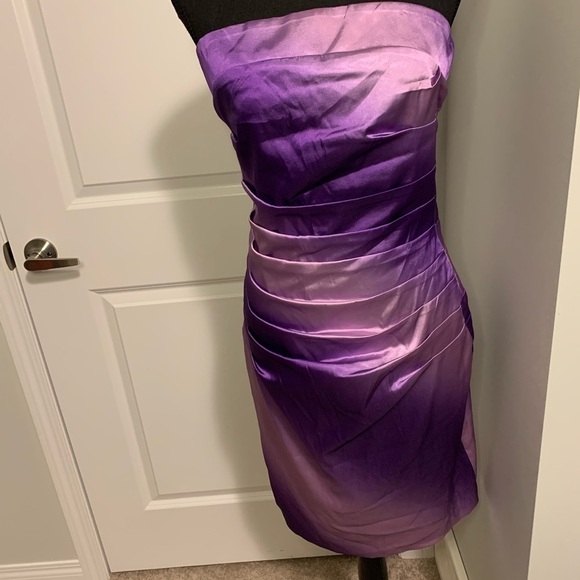 Le chateau Dress In size M. - Picture 3 of 12